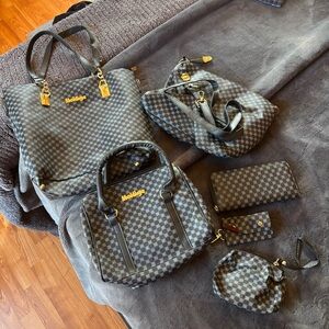 Women’s Faux Leather Travel Bag kit, includes 6 different travel bags, BRAND NEW